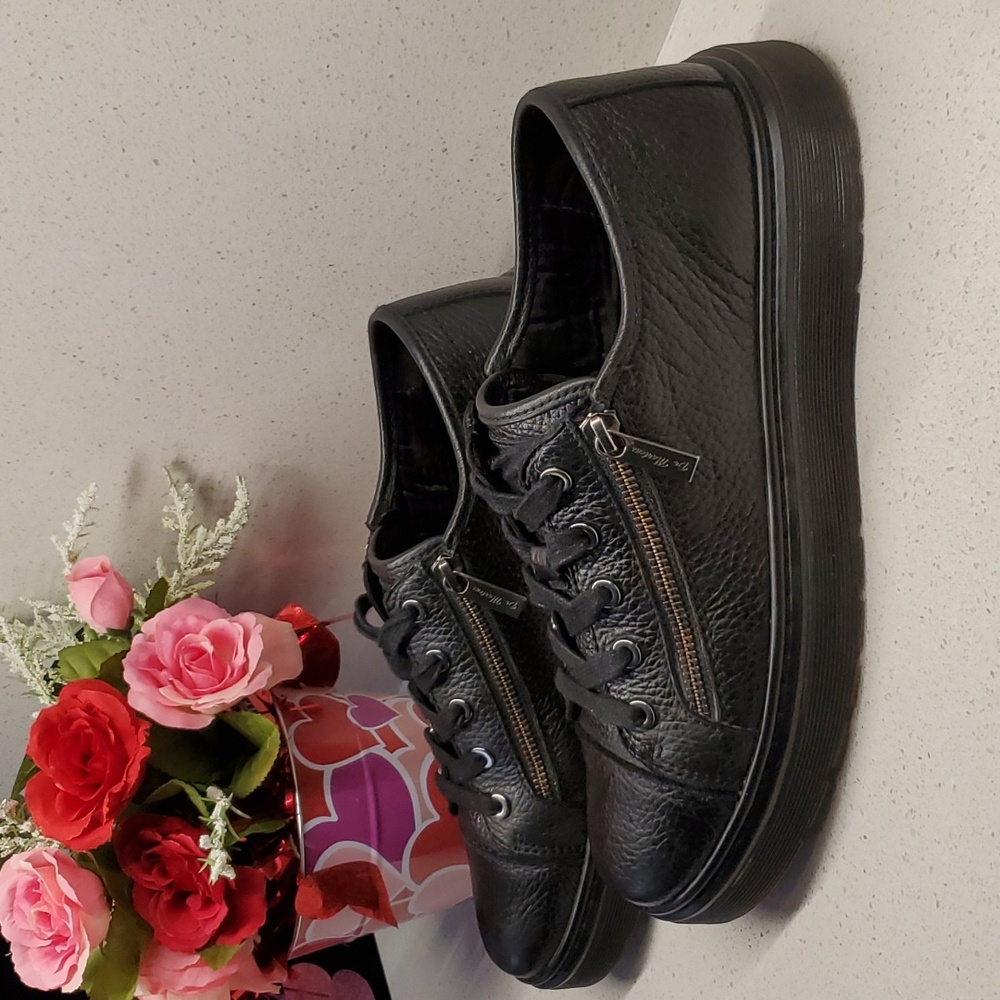 Unisex DR MARTENS leather sneakers (W10-M8)